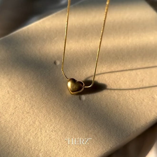 Gold Toned Heart Pendant Necklace - WOOLX