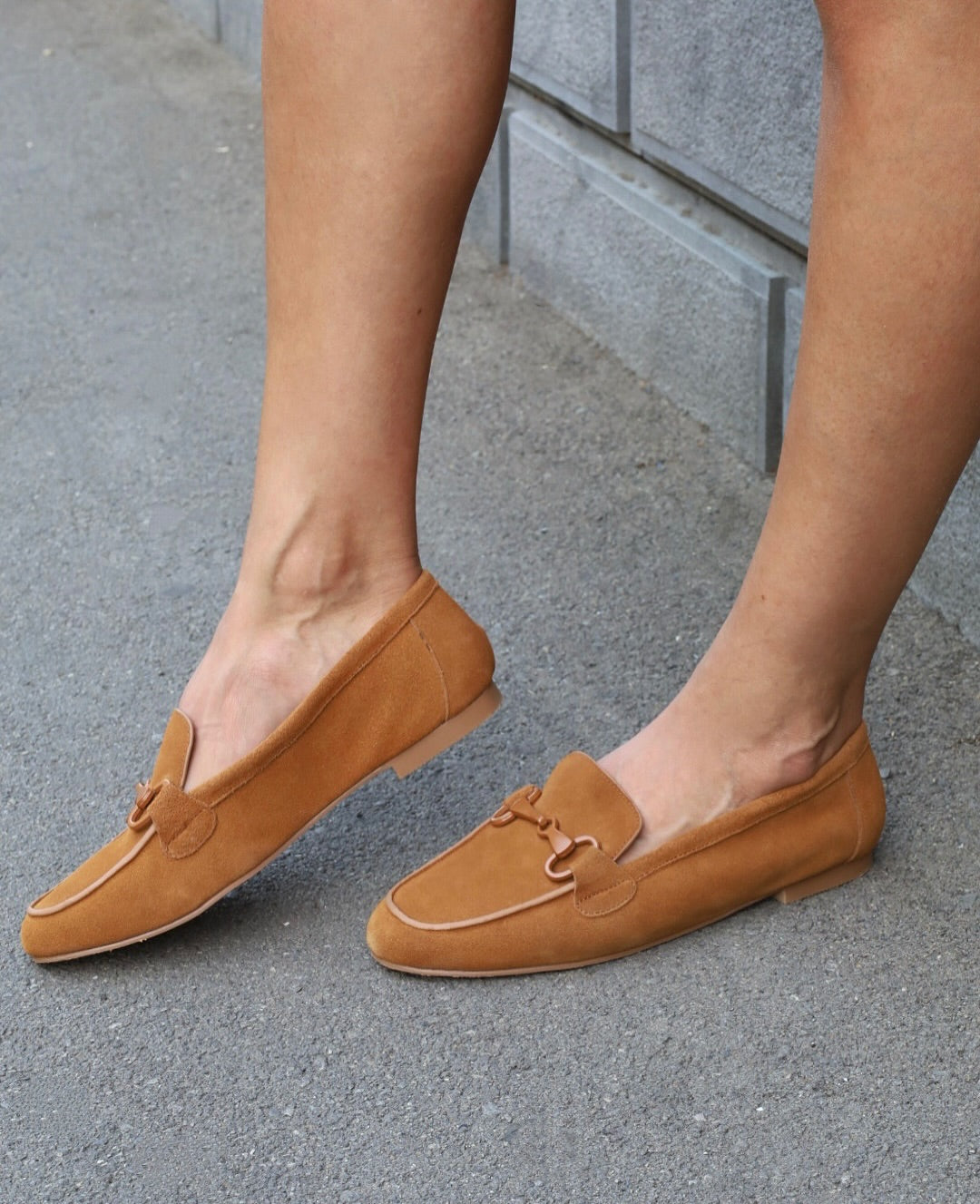 Chic Camel - colored Suede Horsebit Loafers - WOOLX