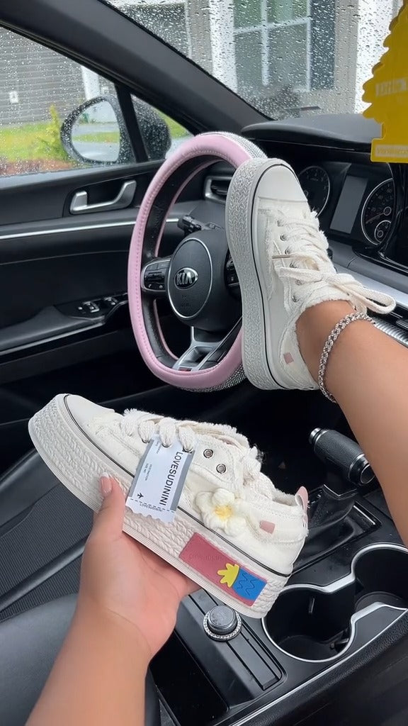 Chic Canvas Sneakers With Decorative Elements - WOOLX