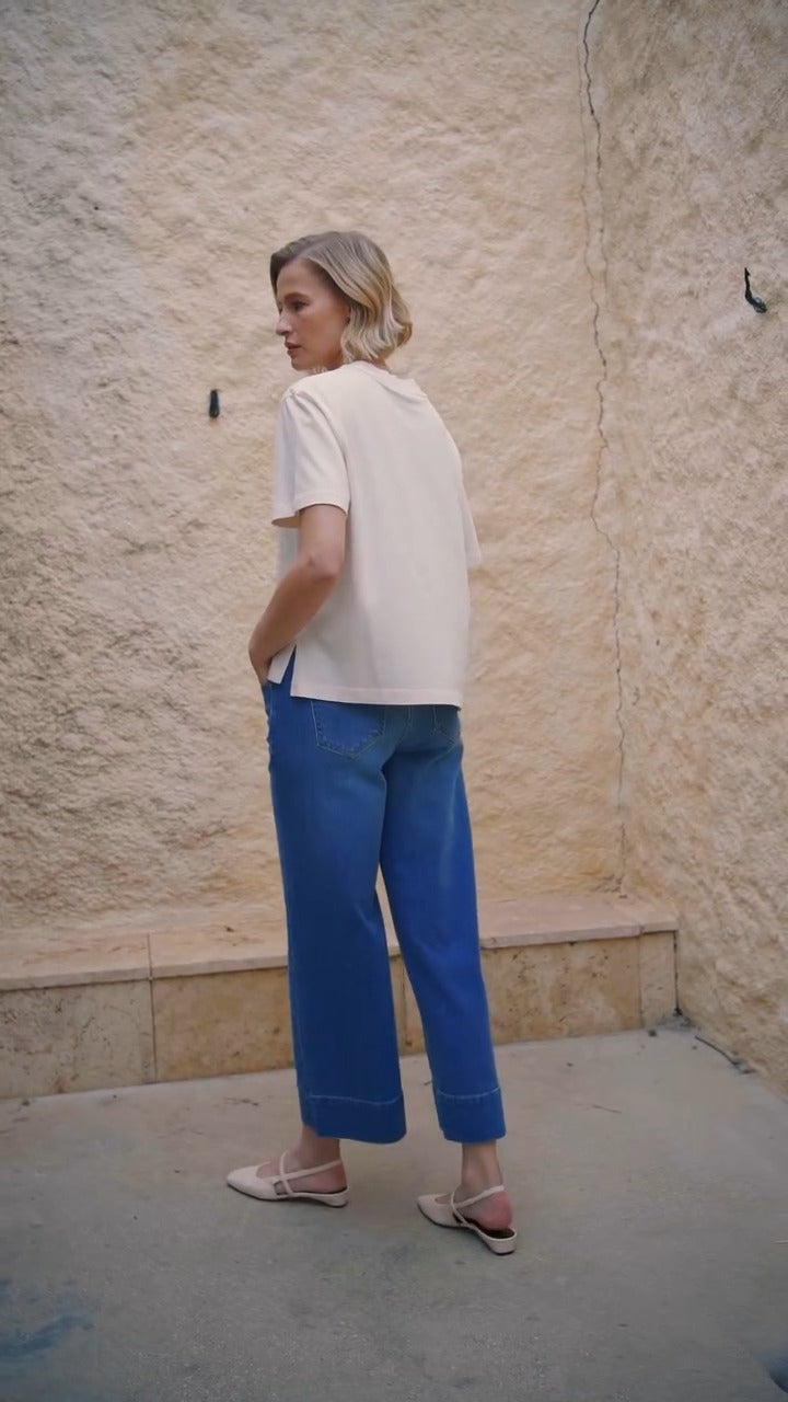 Casual Beige T Shirt And Blue Wide Leg Jeans Set - WOOLX