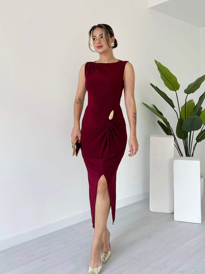 Burgundy Sleeveless Sheath Dress With Side Ruche And Slit - WOOLX