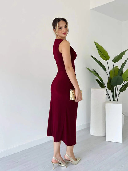 Burgundy Sleeveless Sheath Dress With Side Ruche And Slit - WOOLX