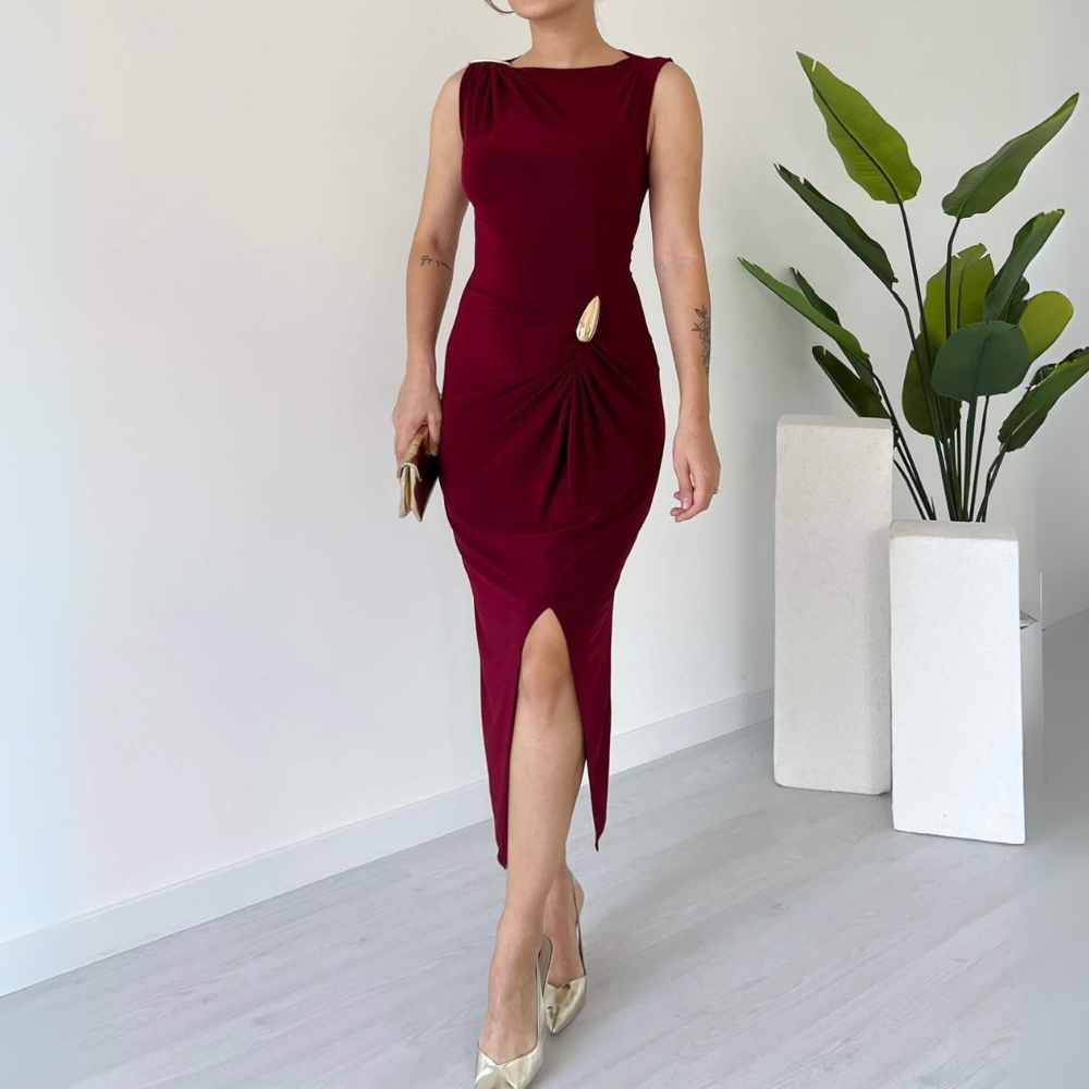 Burgundy Sleeveless Sheath Dress With Side Ruche And Slit - WOOLX