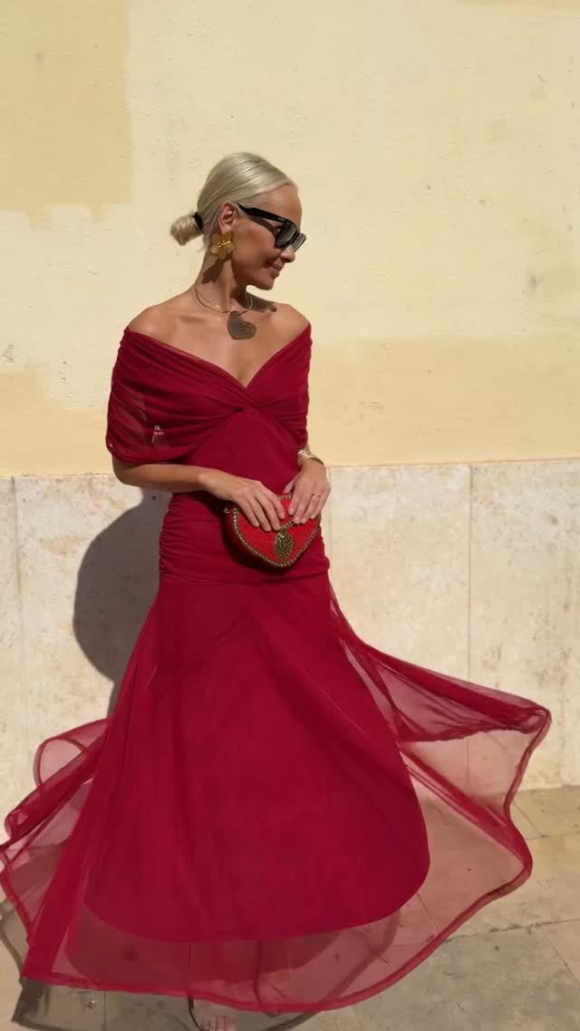 Burgundy Off Shoulder Chiffon Maxi Dress - WOOLX